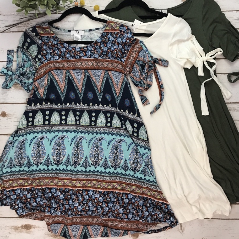 Cream tie sleeve dress with pockets